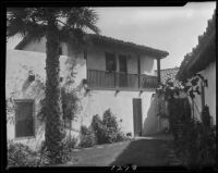 Courtyard of Spanish-style house, Santa Monica, 1928