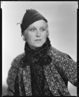 Peggy Hamilton modeling a knit or tweed suit, 1933