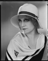 Peggy Hamilton modeling a felt hat, 1931