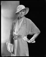 Peggy Hamilton modeling a dress, hat and gloves, 1932