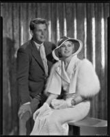 Peggy Hamilton modeling a hat of skymist angora straw, 1933