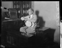 Robert P. Shuler on witness stand, Los Angeles, 1929