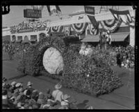 "Sitting on Top of the World" float in the Tournament of Roses, Pasadena, 1927