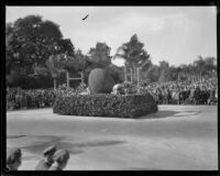 Football field float in the Tournament of Roses Parade, Pasadena, 1929