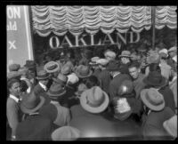 Hayward Thompson impresses crowd with blindfolded stunts, Pasadena, 1927