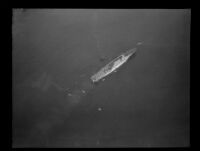US Navy aircraft carrier seen from above, 1920-1939