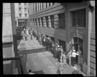Men line up to register for work as day laborers, Los Angeles, 1933