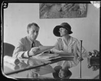 Attorney S.S. Hahn with his client Lorraine Wiseman, co-defendent in McPherson conspiracy trial, Los Angeles, 1926
