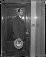 Detective Lieutenant Jack Malina entering the Grand Jury room, Los Angeles, 1932