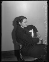 Margaret Fontaine Porter detained for aiding bank robbery, Los Angeles, 1935
