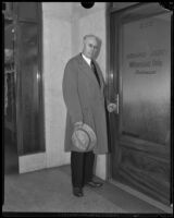 Charles Randall entering the Grand Jury chambers, Los Angeles, 1928