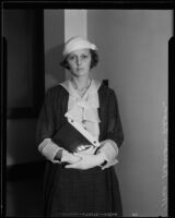 Marian Read at her divorce proceedings, Los Angeles, 1932