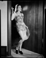 Betty Hanna in bathing suit, Santa Monica, 1941