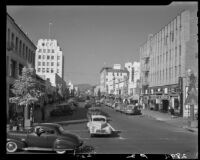 Fourth Street and Broadway at Christmas time, Santa Monica, 1945-1947