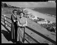 Visitors at Palisades Park, Santa Monica, 1946 or 1952