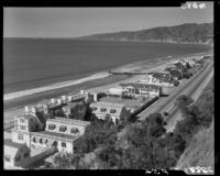 Bird's-eye view of Marion Davies' house on Santa Monica Beach, Santa Monica, 1939