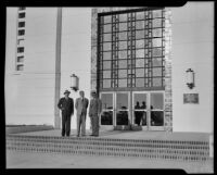 Santa Monica City Hall dedication, Mayor Edmond S. Gillette and two others at entrance, Santa Monica, 1939