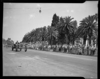 Santa Monica Road Races revival, three cars and crowd, Santa Monica, 1950