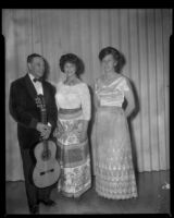 Balladeers Marais and Miranda with Carolyn Bartlett Farnham, Santa Monica, 1964