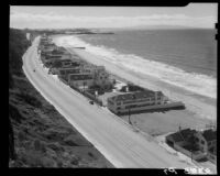 Bird's-eye view of Santa Monica Beach from Palisades Park taken from the area of Montana Avenue, Santa Monica, 1934