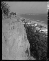 Palisades cliff face with Santa Monica Beach below, Santa Monica, 1934-1945
