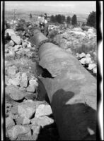 Los Angeles aqueduct, damaged section of pipe, Inyo County, [1924-1931?]