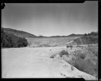 Bouquet Canyon earth-fill dam under construction, 1933