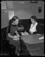 Murder suspect Gladys Carter and Los Angeles County Jail matron Vada Sullivan, Los Angeles County, 1935