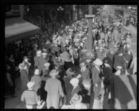 Christmas shopping crowd at 6th and Broadway, Los Angeles, 1926