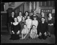 Cheap family with thirteen children, Los Angeles, 1933