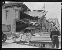 Earthquake-damaged commercial building at State and Figueroa Streets, Santa Barbara, 1925