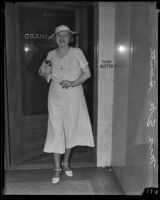 Robbery victim Marian Smith outside the Los Angeles County Grand Jury room, 1935