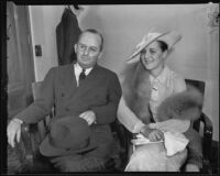 Lillian L. Smith and attorney Robert E. Mulroney in court, Los Angeles, 1935