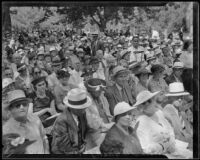 People listening to Congressman and poet laureate John Steven McGroarty at Brookside Park, Pasadena, 1935