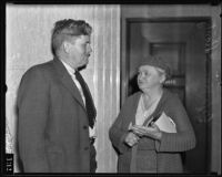 Orfa Jean Shontz chats with L. J. Eaton, Los Angeles, 1935