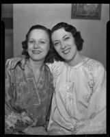 Dolly Mannon and Mary McGowan posing for a picture, Los Angeles, 1935