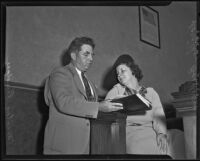Newton Kendall and Dorothy Baldwin during Rheba Crawford case, Los Angeles, 1935