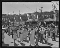 Fairgoers strolling at the Los Angeles County Fair, Pomona, 1935