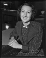 Terrys T. Olender reveals she is Mrs. Sidney Gambord, Los Angeles, 1935