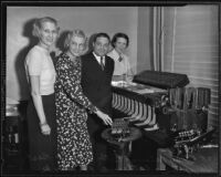 Betty Jones, Patsy Palmer, Bert Hampton, and Catherine Rennick with the casting machine, Los Angeles, 1935