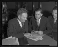 Grey Everett McNeer and his attorney Ellery Cuff in a courtroom, Los Angeles, 1935