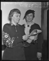 Dorothy Wysor Smith (left) and Dorothy B. de la Pole, both of the Travelers' Aid Society, Los Angeles, 1935