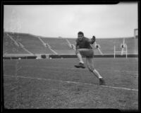 Bobby Wilson running with football, Los Angeles, 1935