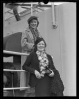 Eleanor Goodyear and Betty Kumler come back from Hawaii, Los Angeles, 1935