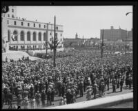 Crowd gathered to her Herbert Hoover speak outside City Hall, Los Angeles, 1928