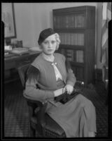 Mrs. Zella Inzer (Mae Miller) charged with bigamy, Los Angeles, 1934