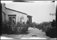 Reynolds residence patio, Palos Verdes Estates, 1927