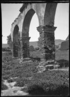 Mission San Juan Capistrano, ruins of the quadrangle arcade, 1899-1904