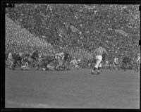 USC Trojans play against UCLA Bruins at Memorial Coliseum, Los Angeles, 1938