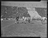 Football game between USC Trojans and Notre Dame Irish, Los Angeles, 1938